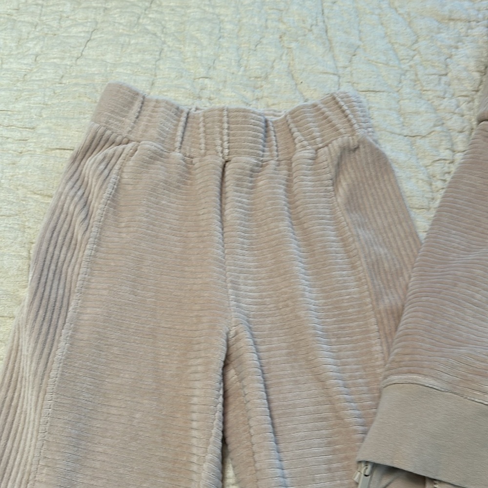 Jogger set - Picture 3 of 3